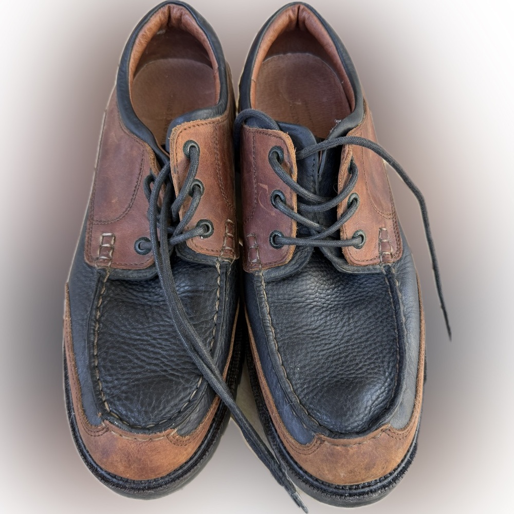 Men's Size 10 Johnston & Murphy casual leather shoeshine